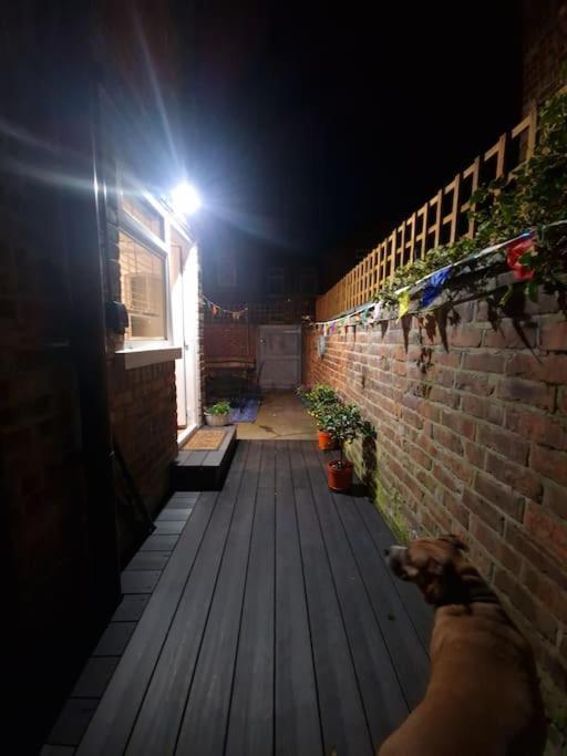 Вилла Gorgeous Edwardian Terrace In Old Trafford Манчестер Экстерьер фото